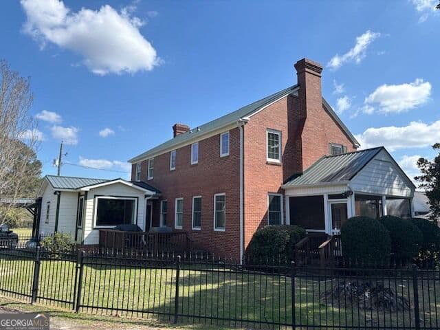 5 bedroom, 3 bathroom, 2,922 sq ft single family residence for sale at 39 E Calhoun Street, Wadley, GA 30477 — photo 6