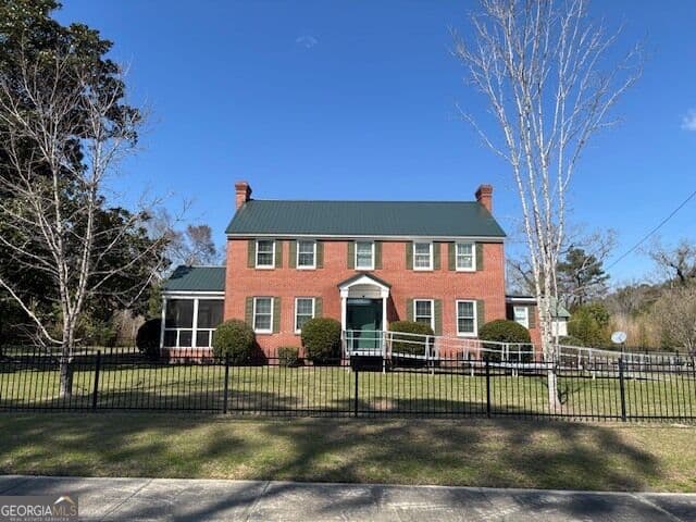 5 bedroom, 3 bathroom, 2,922 sq ft single family residence for sale at 39 E Calhoun Street, Wadley, GA 30477