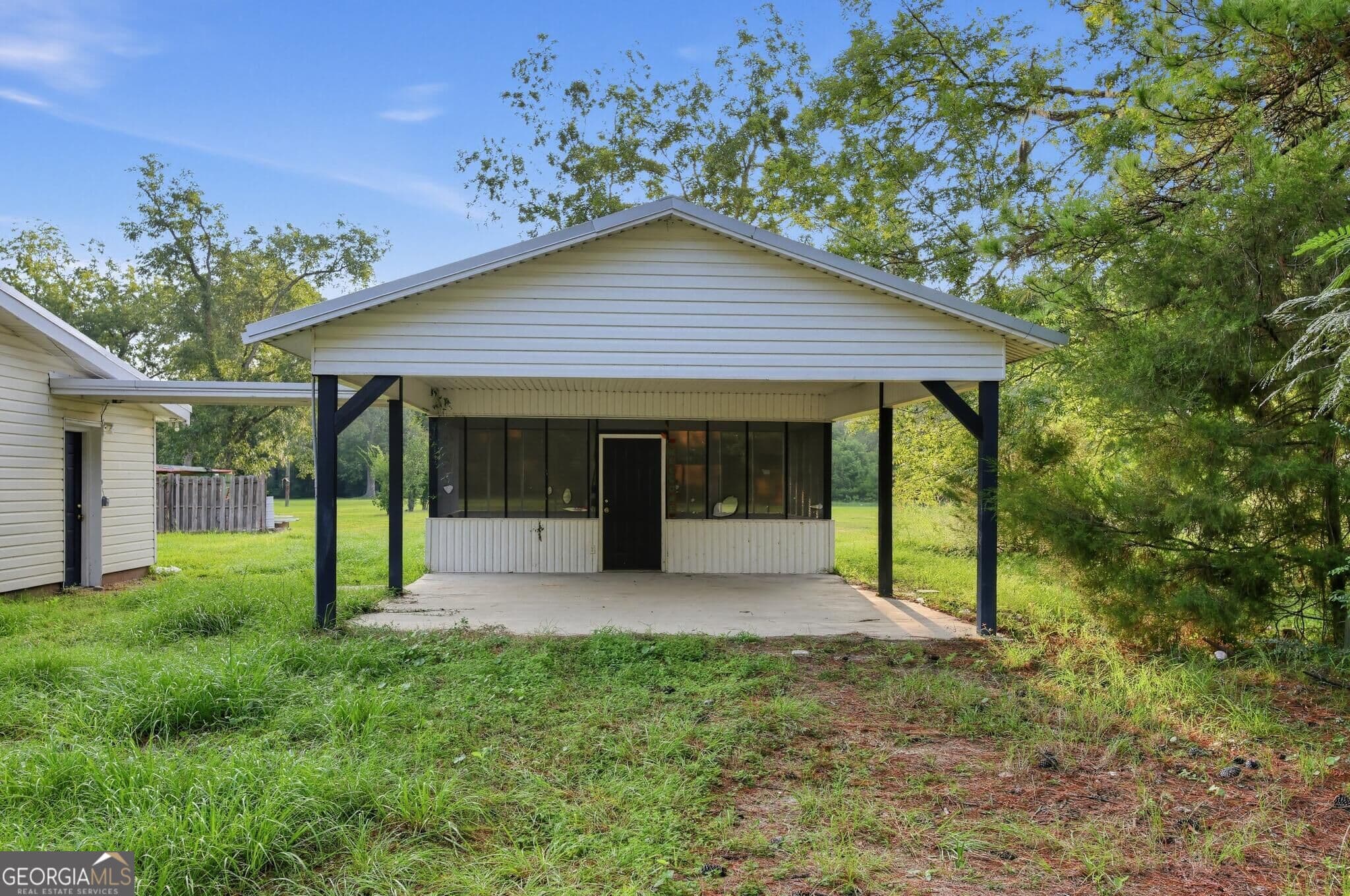 3 bedroom, 2 bathroom, 1,260 sq ft single family residence for sale at 2519 6th Avenue, Waycross, GA 31503 — photo 3