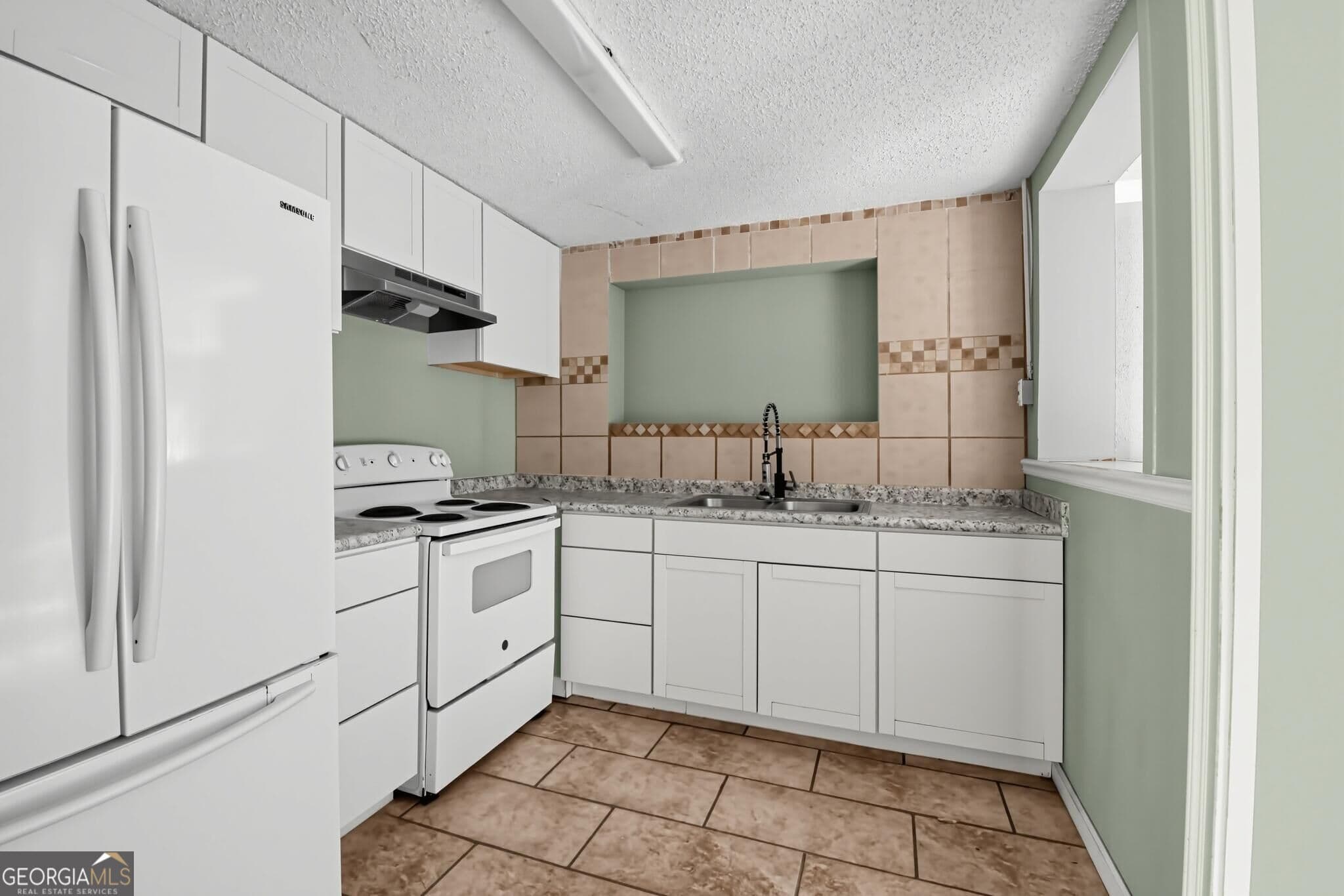 3 bedroom, 2 bathroom, 1,260 sq ft single family residence for sale at 2519 6th Avenue, Waycross, GA 31503 — photo 4