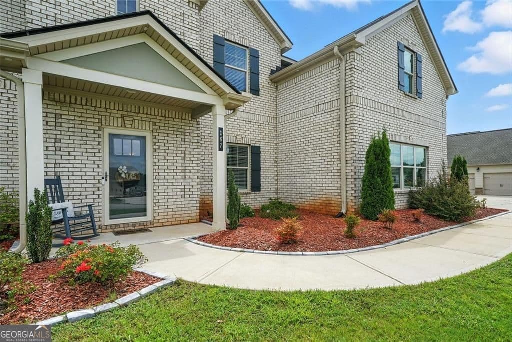 5 bedroom, 4 bathroom, 3,613 sq ft single family residence for sale at 167 Classica Drive, Mcdonough, GA 30252 — photo 2