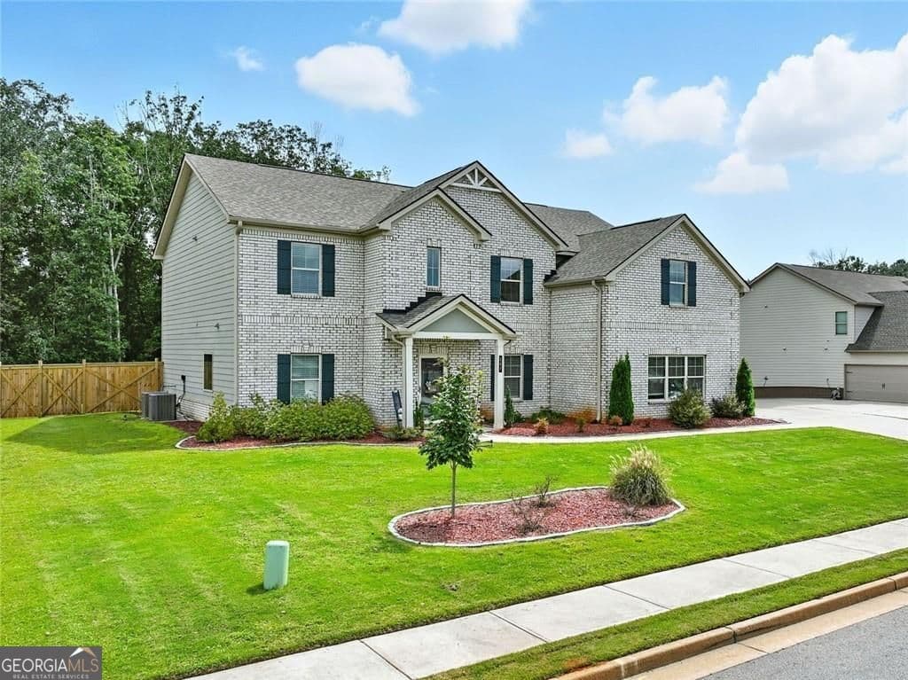 5 bedroom, 4 bathroom, 3,613 sq ft single family residence for sale at 167 Classica Drive, Mcdonough, GA 30252 — photo 3