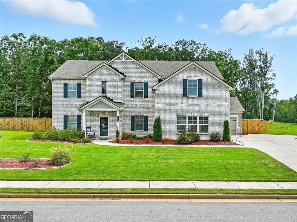 5 bedroom, 4 bathroom, 3,613 sq ft single family residence for sale at 167 Classica Drive, Mcdonough, GA 30252