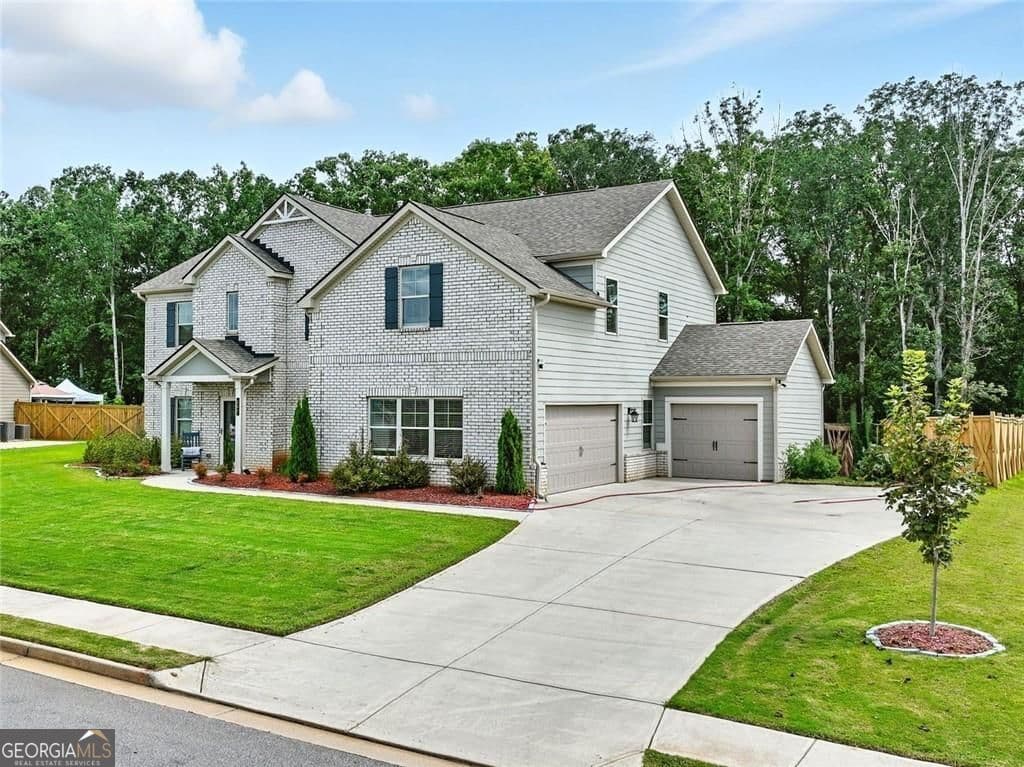 5 bedroom, 4 bathroom, 3,613 sq ft single family residence for sale at 167 Classica Drive, Mcdonough, GA 30252 — photo 4