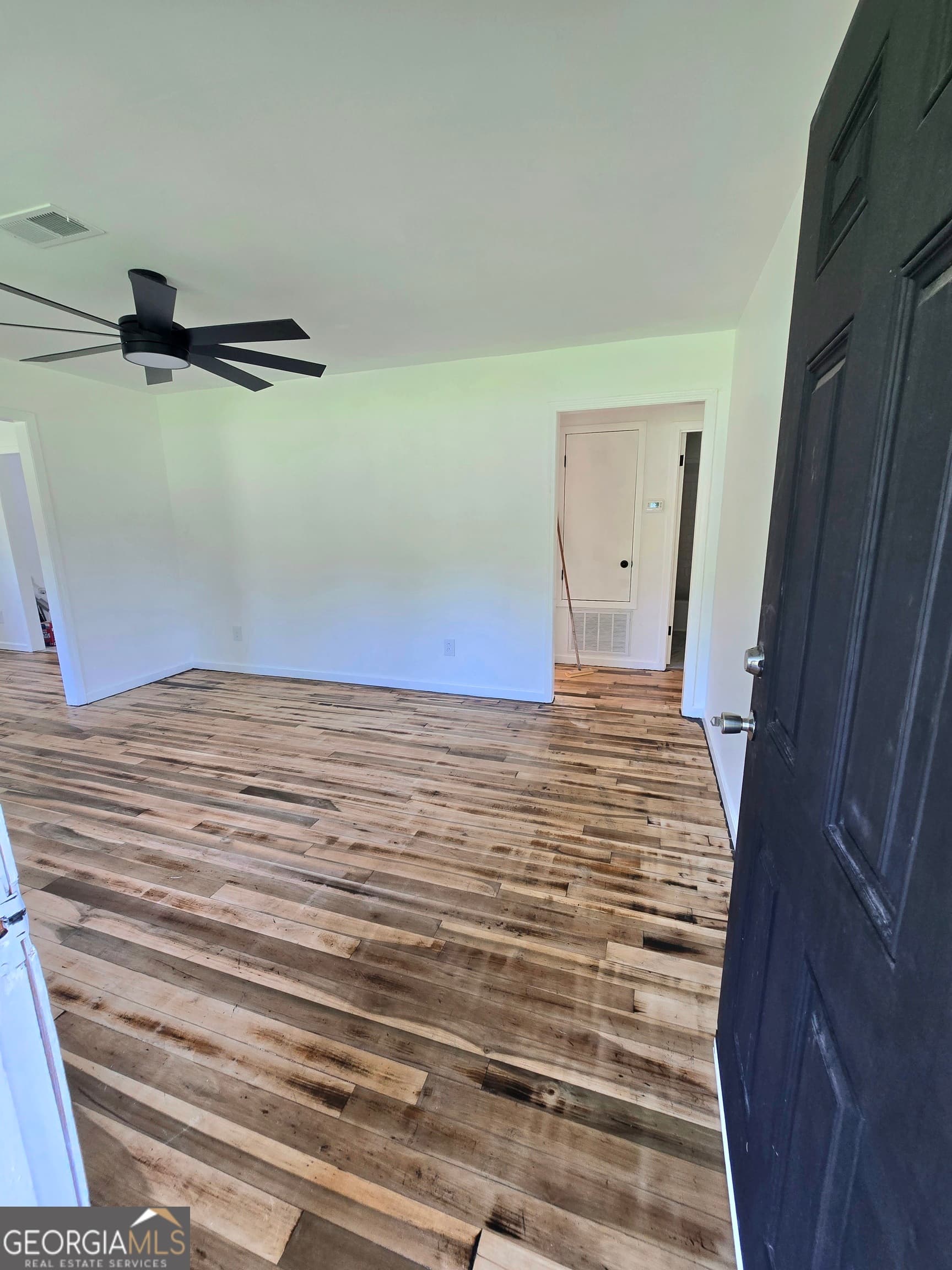 3 bedroom, 1 bathroom, 960 sq ft single family residence for sale at 1190 Johnson Road, Senoia, GA 30276 — photo 3