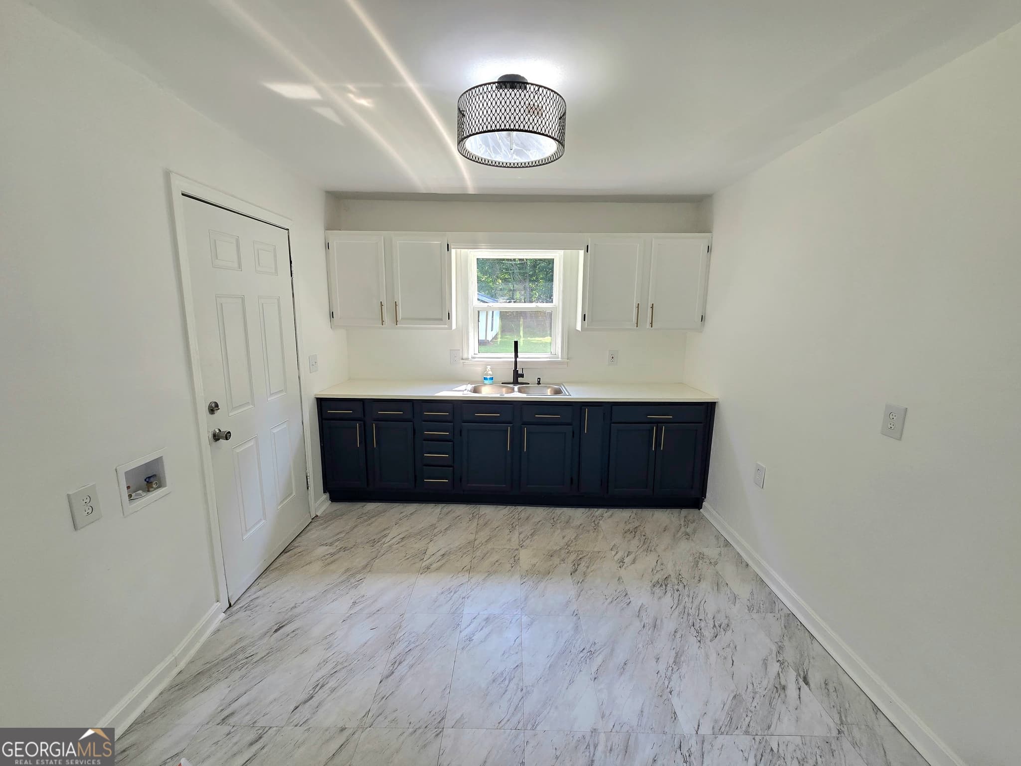 3 bedroom, 1 bathroom, 960 sq ft single family residence for sale at 1190 Johnson Road, Senoia, GA 30276 — photo 9