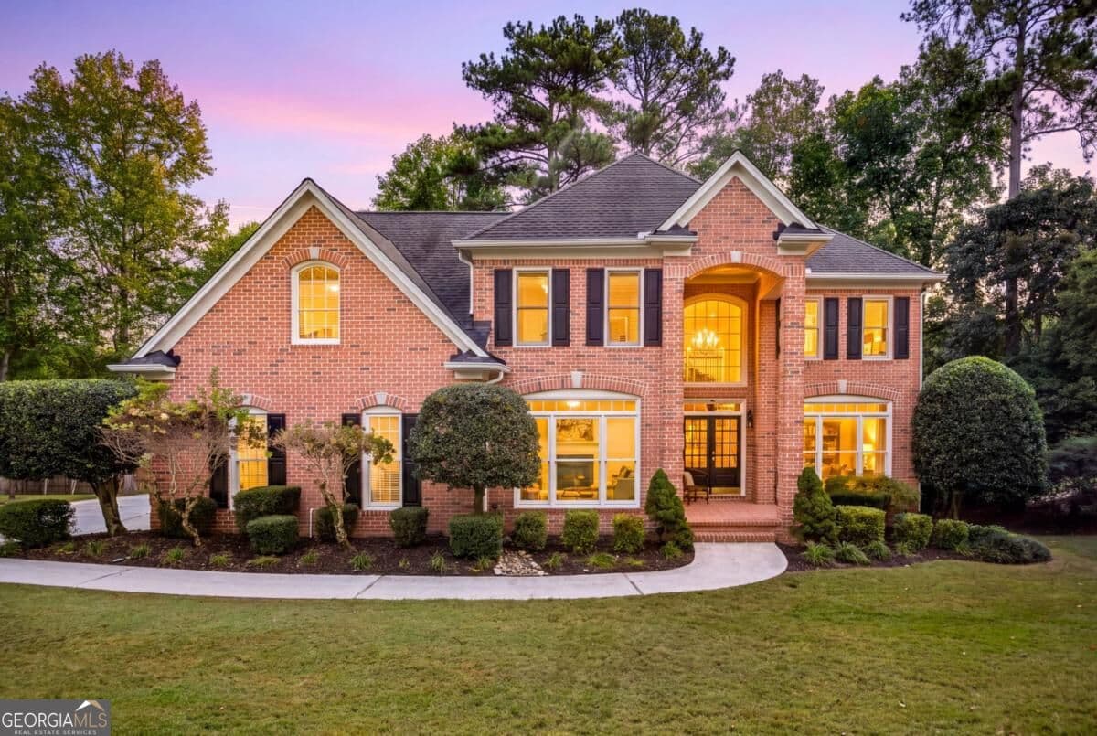 4 bedroom, 3.5 bathroom, 3,418 sq ft single family residence for sale at 720 Vinings Estates Drive, Smyrna, GA 30126 — photo 1 of 80