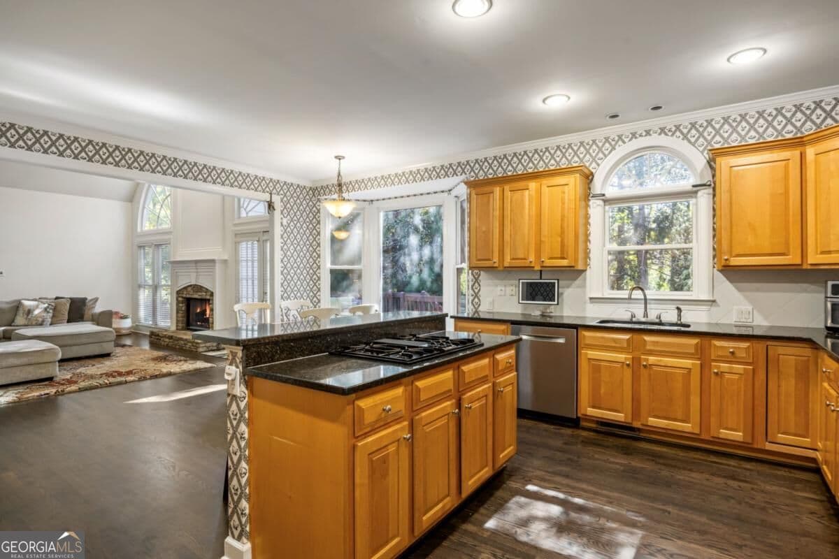 4 bedroom, 3.5 bathroom, 3,418 sq ft single family residence for sale at 720 Vinings Estates Drive, Smyrna, GA 30126 — photo 10