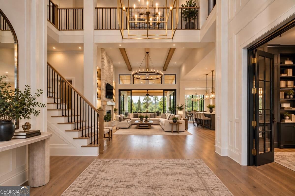5 bedroom, 5.5 bathroom, 5,000 sq ft single family residence for sale at 5011 Kings Close, Alpharetta, GA 30004 — photo 2