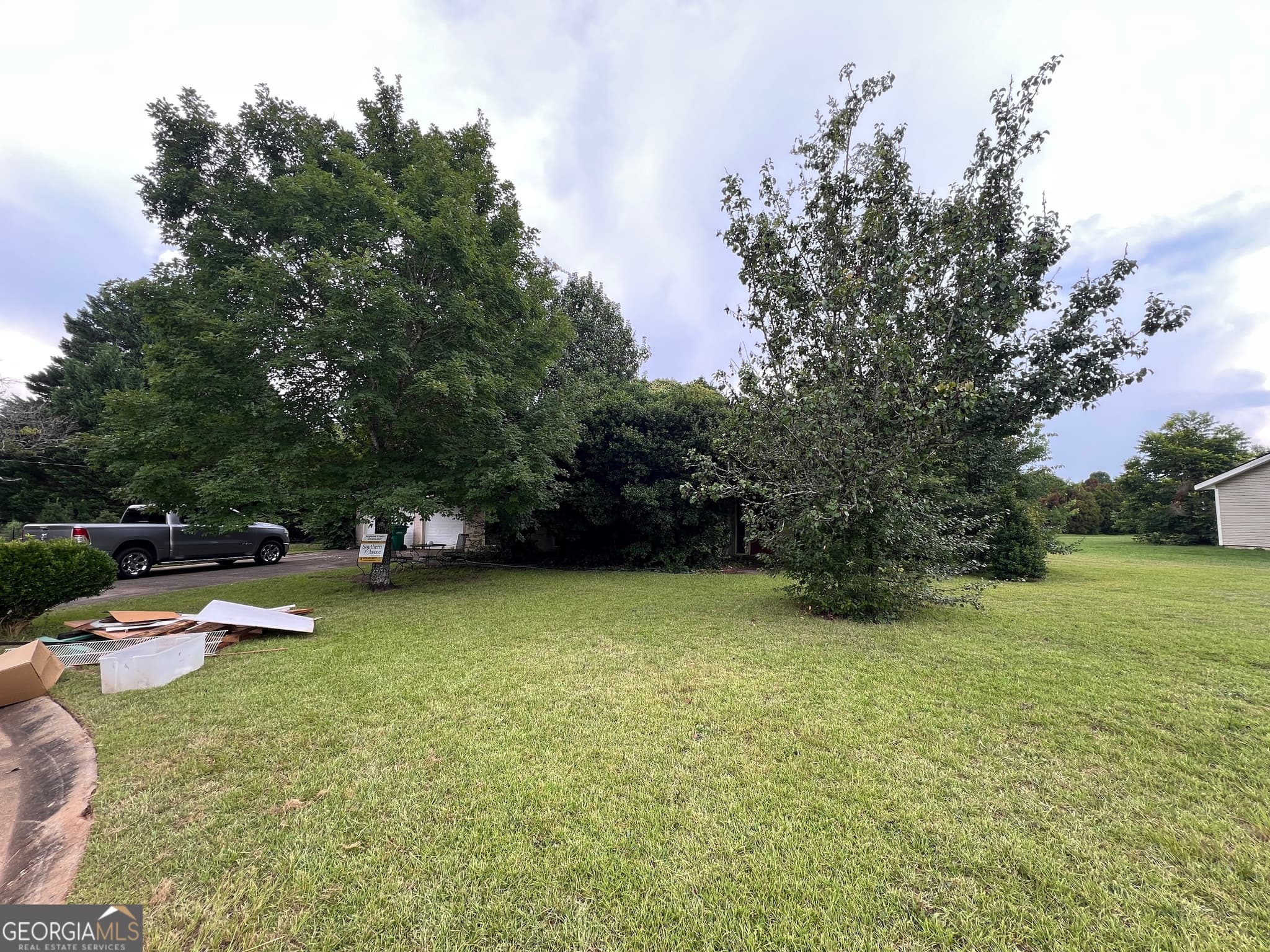 3 bedroom, 2 bathroom, 1,630 sq ft single family residence sold at 107 Vinewood Court, Bonaire, GA 31005