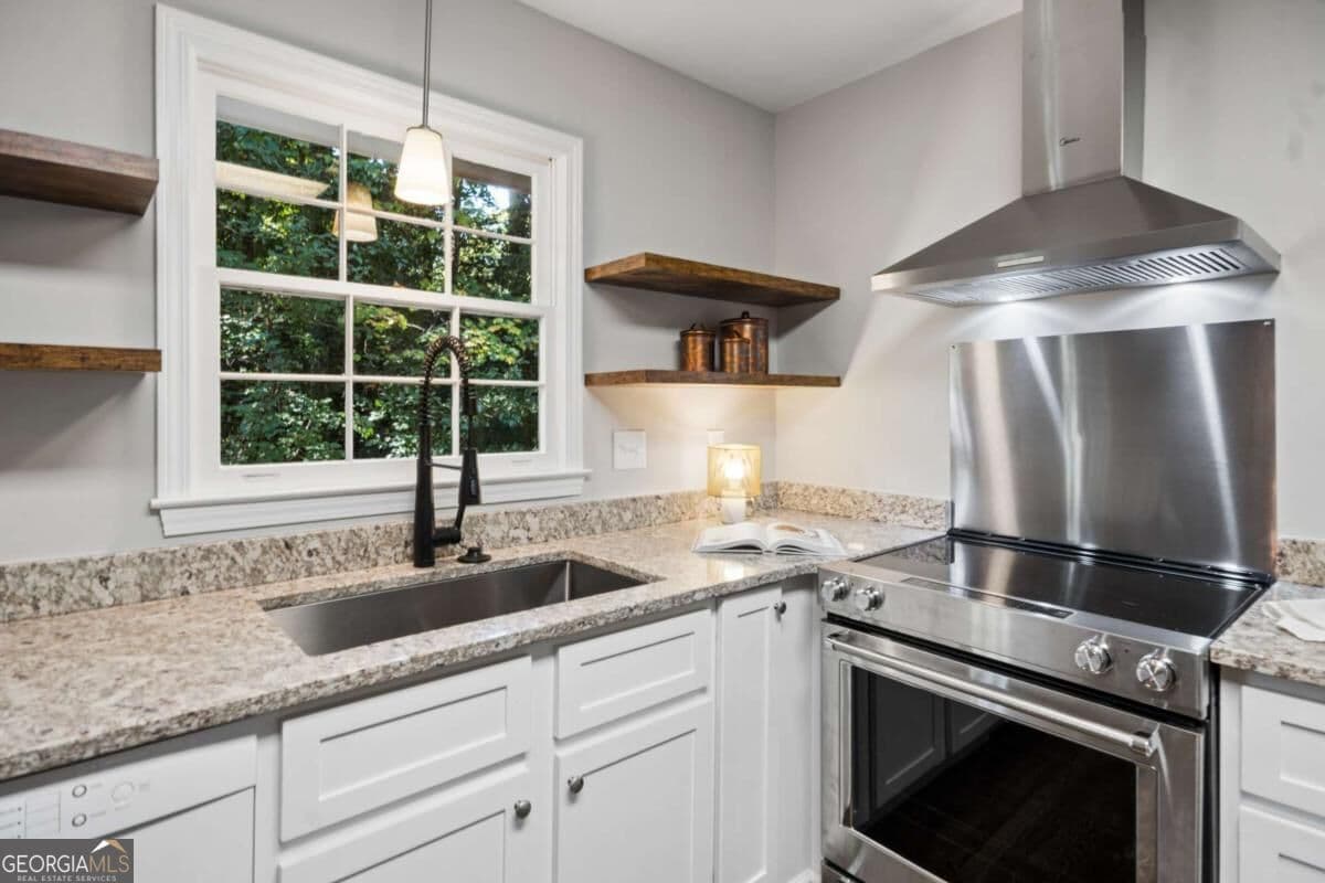 4 bedroom, 2.5 bathroom, 2,378 sq ft single family residence for sale at 2768 Arldowne Drive, Tucker, GA 30084 — photo 6