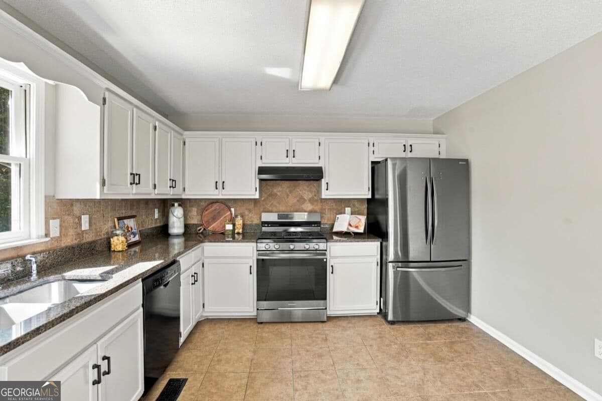 4 bedroom, 2.5 bathroom, 1,955 sq ft single family residence for sale at 53 Cricket Court, Dallas, GA 30157 — photo 7
