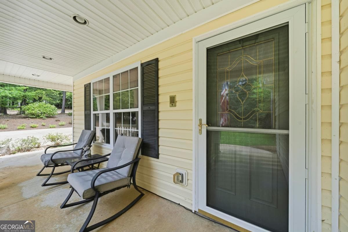 4 bedroom, 3 bathroom, 2,400 sq ft single family residence for sale at 280 E River Bend Drive, Eatonton, GA 31024 — photo 5