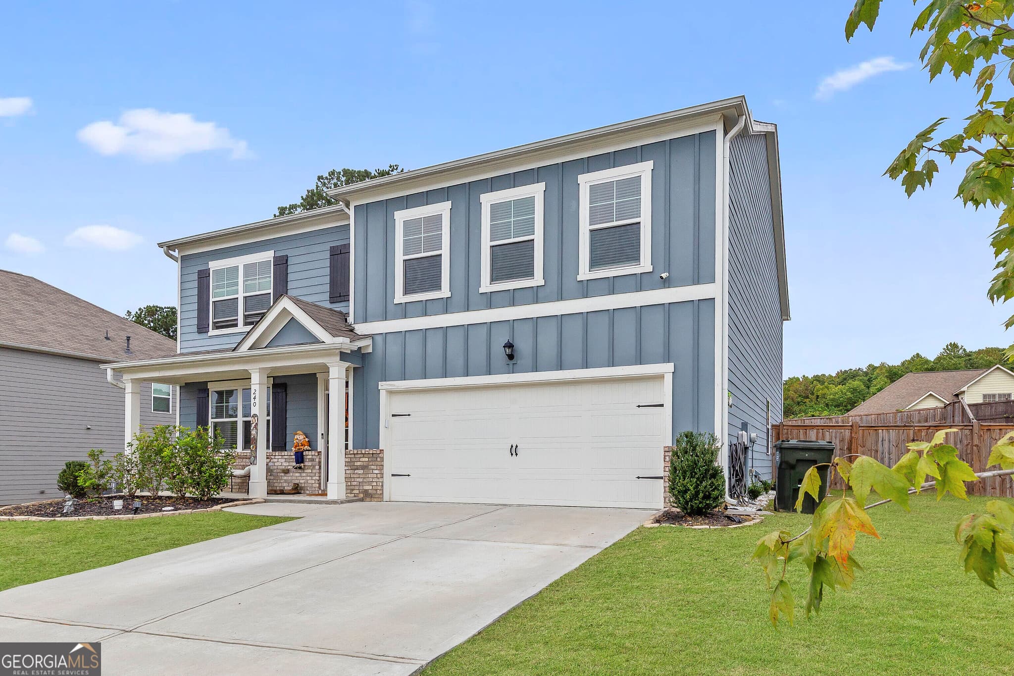 5 bedroom, 3 bathroom, 2,856 sq ft single family residence for sale at 240 Sienna Bluff, Dallas, GA 30132 — photo 2