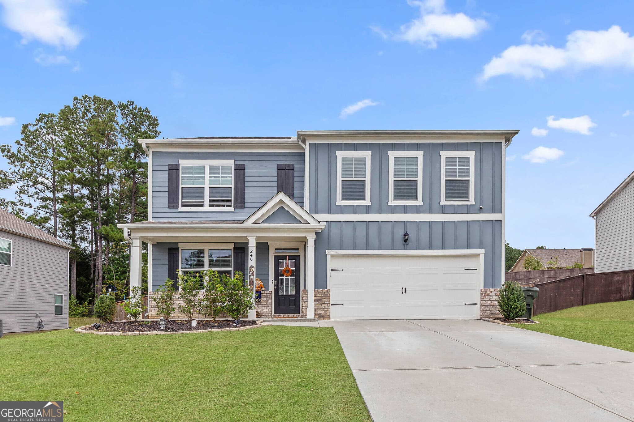 5 bedroom, 3 bathroom, 2,856 sq ft single family residence for sale at 240 Sienna Bluff, Dallas, GA 30132 — photo 1 of 41