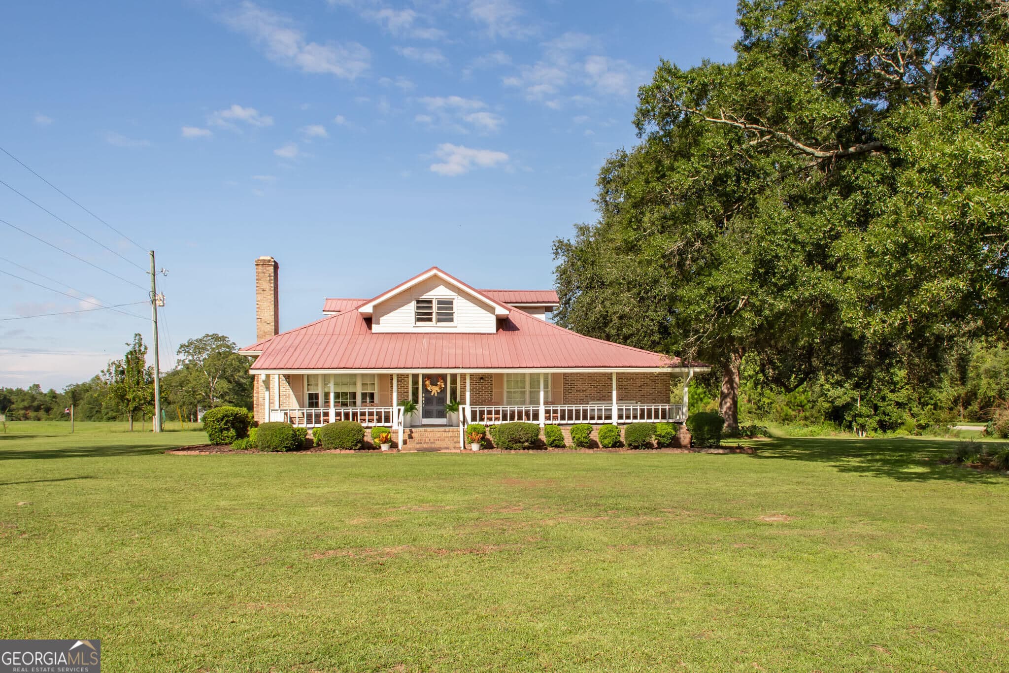 4 bedroom, 3 bathroom, 2,800 sq ft single family residence for sale at 8184 Clark Road, Blackshear, GA 31516