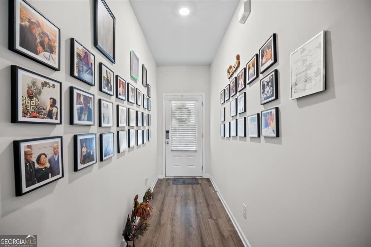 3 bedroom, 2.5 bathroom, 1,811 sq ft condominium for sale at 7503 Knoll Hollow Road, Lithonia, GA 30058 — photo 5