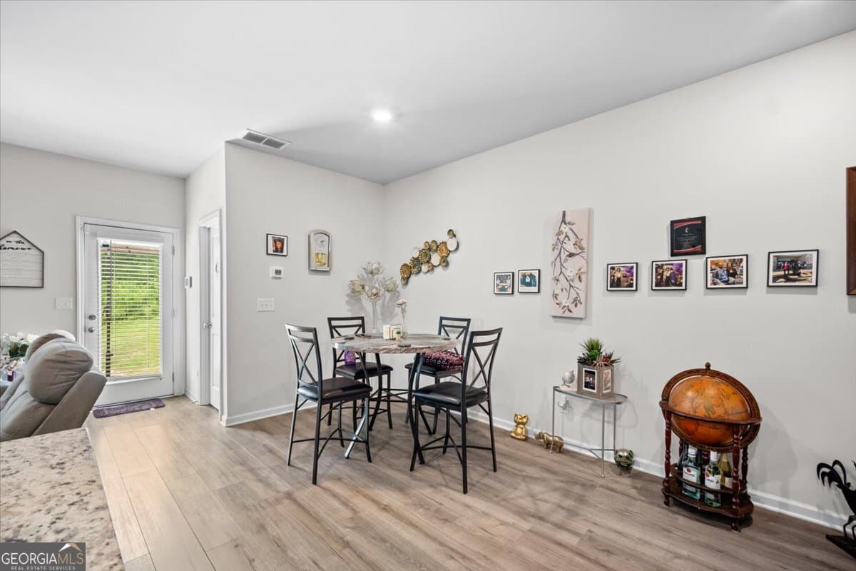 3 bedroom, 2.5 bathroom, 1,811 sq ft condominium for sale at 7503 Knoll Hollow Road, Lithonia, GA 30058 — photo 10