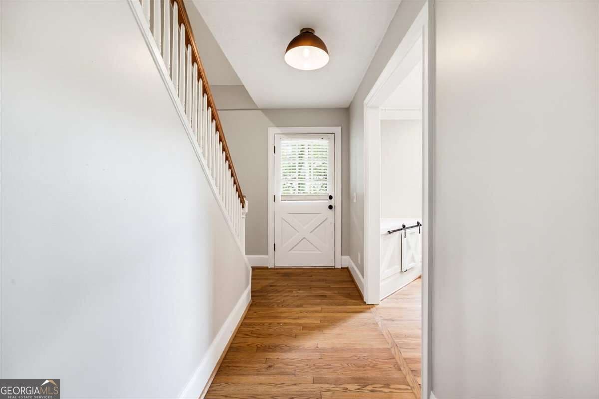 4 bedroom, 2.5 bathroom, 2,057 sq ft single family residence for sale at 435 NW Stonehenge Drive, Marietta, GA 30064 — photo 7