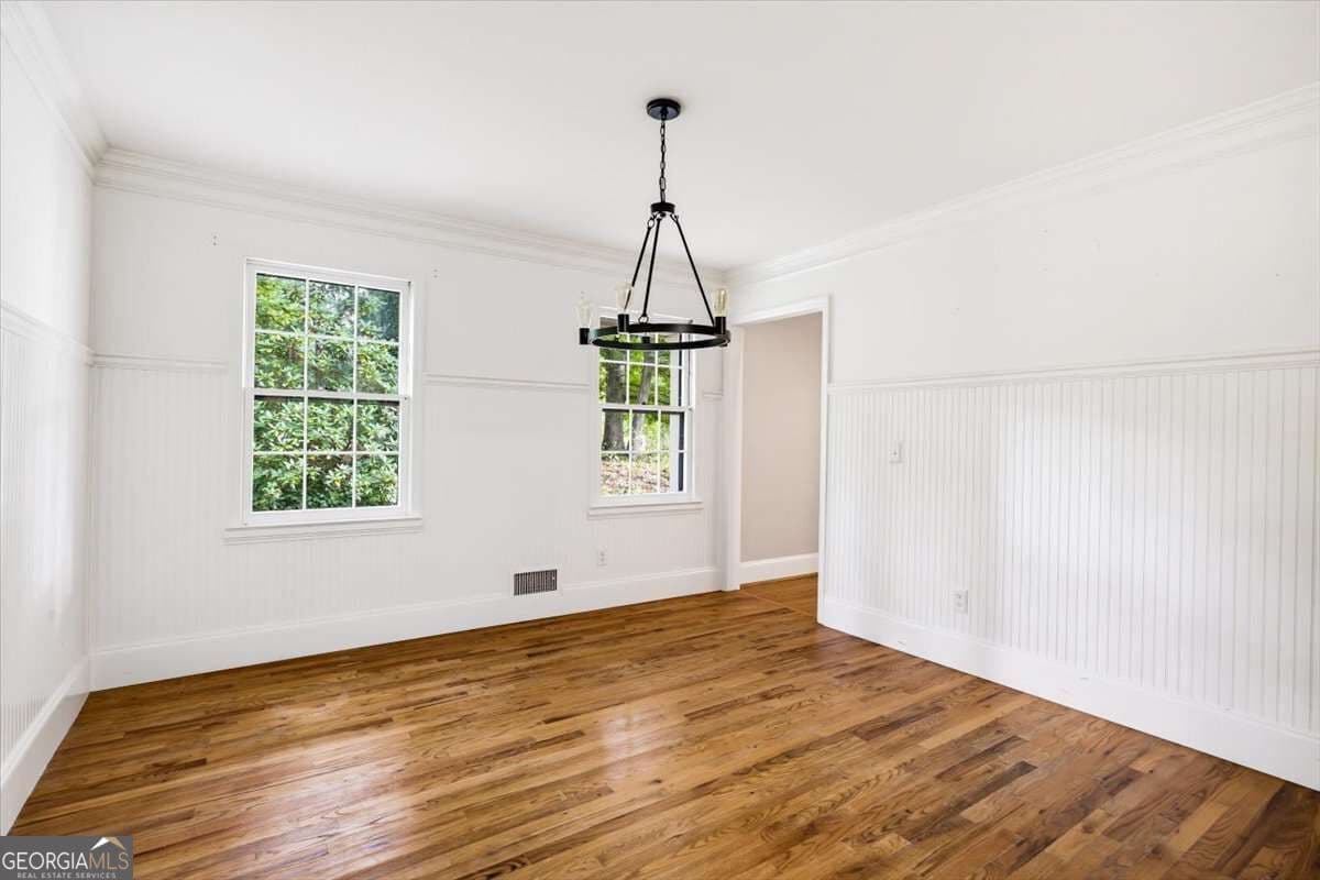 4 bedroom, 2.5 bathroom, 2,057 sq ft single family residence for sale at 435 NW Stonehenge Drive, Marietta, GA 30064 — photo 10