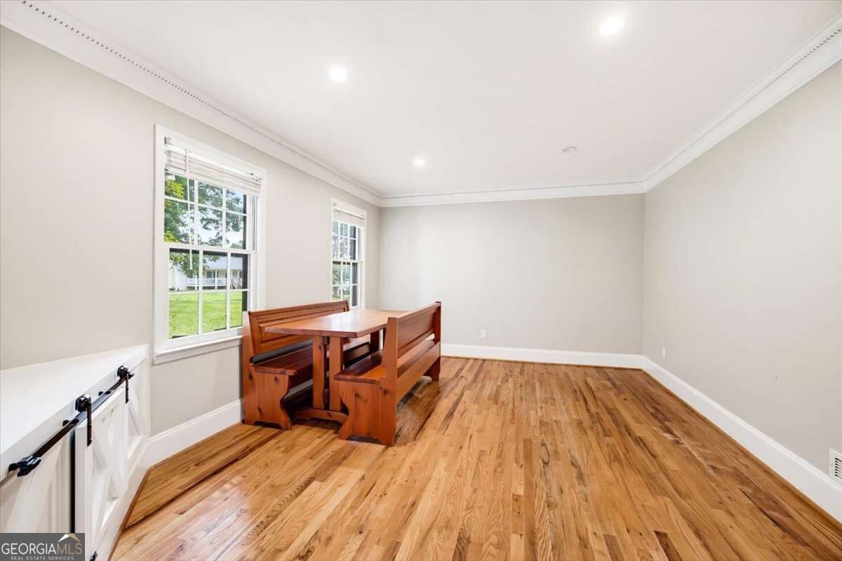 4 bedroom, 2.5 bathroom, 2,057 sq ft single family residence for sale at 435 NW Stonehenge Drive, Marietta, GA 30064 — photo 8