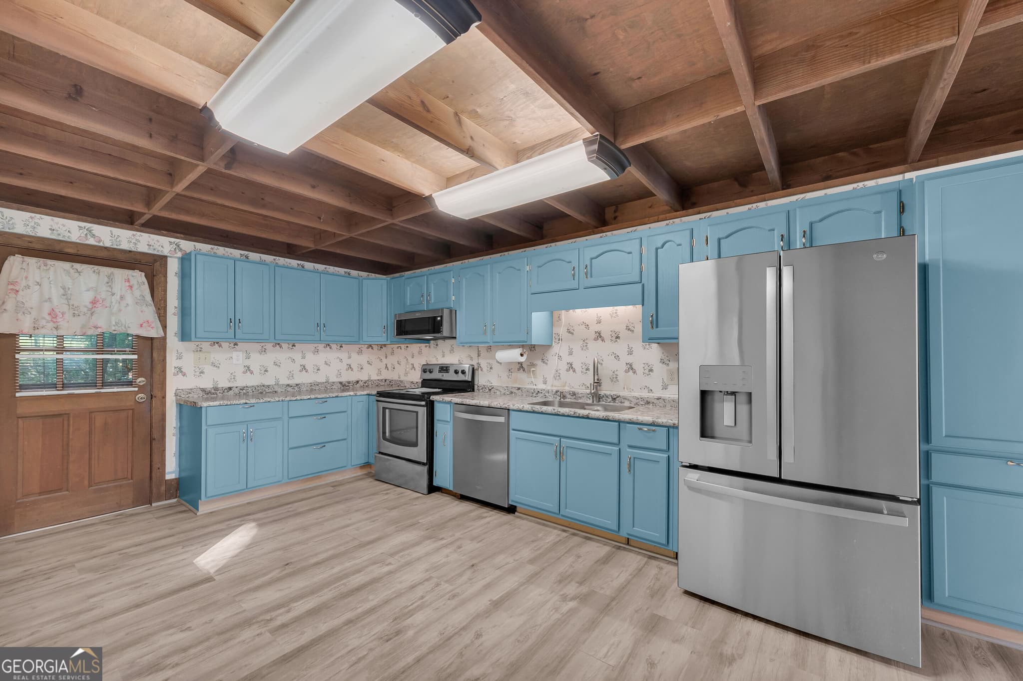 3 bedroom, 2 bathroom, 2,016 sq ft single family residence for sale at 4115 Highway 106, Hull, GA 30646 — photo 6