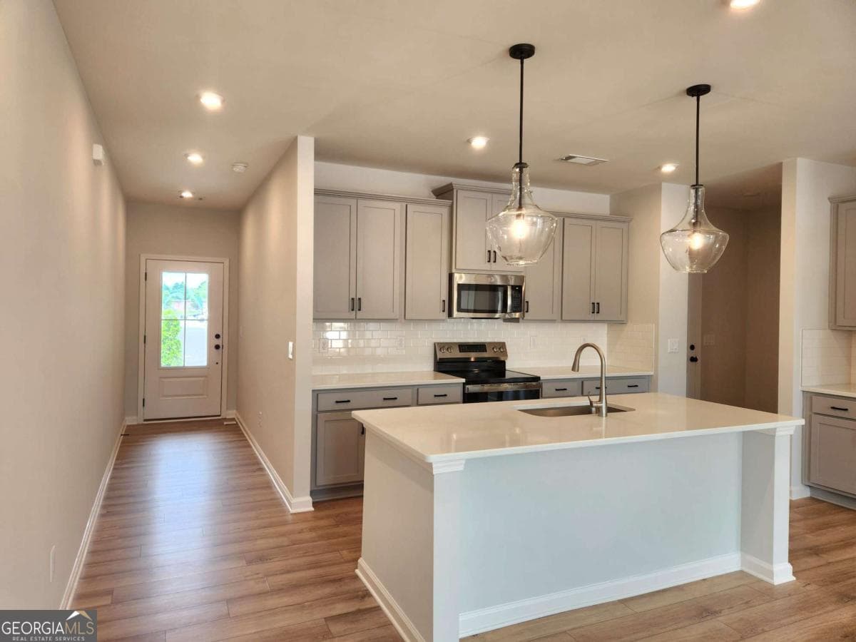 3 bedroom, 2.5 bathroom townhouse for rent at 848 Leraes Way, Loganville, GA 30052 for $2,300 a month — photo 2
