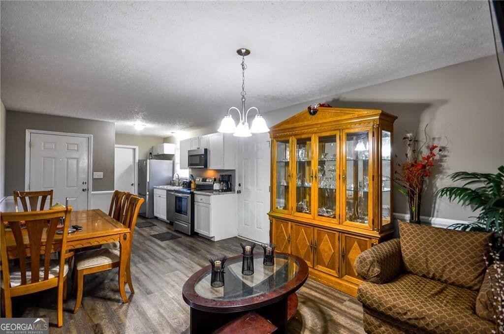 3 bedroom, 1 bathroom, 1,162 sq ft single family residence for sale at 200 Capitol Avenue, Winder, GA 30680 — photo 7