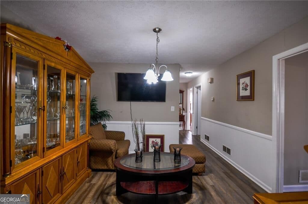 3 bedroom, 1 bathroom, 1,162 sq ft single family residence for sale at 200 Capitol Avenue, Winder, GA 30680 — photo 8