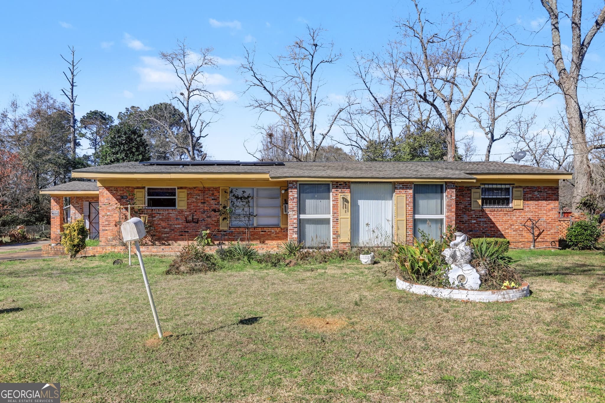 3 bedroom, 2 bathroom, 2,365 sq ft single family residence for sale at 1708 Armory Drive, Americus, GA 31719