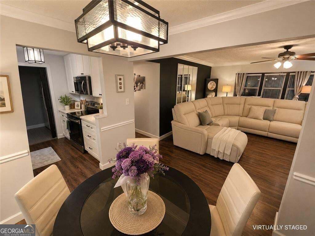 2 bedroom, 1 bathroom, 1,051 sq ft condominium for sale at 5149 Roswell Road 1, Atlanta, GA 30342 — photo 1 of 26