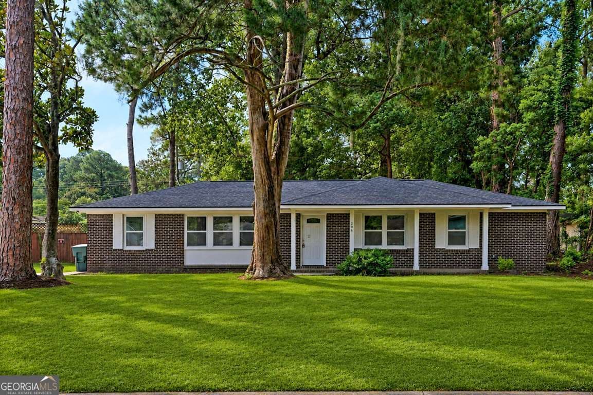 4 bedroom, 2 bathroom, 1,593 sq ft single family residence for sale at 206 Paradise Drive, Savannah, GA 31406 — photo 2