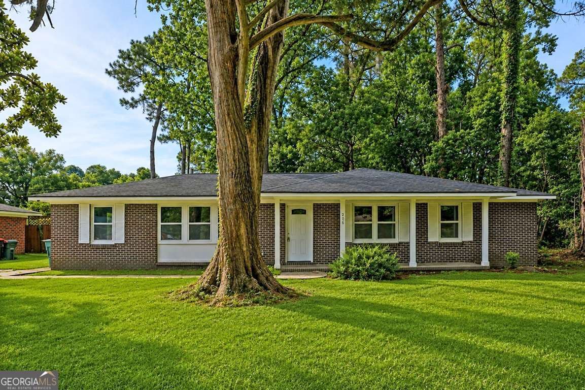 4 bedroom, 2 bathroom, 1,593 sq ft single family residence for sale at 206 Paradise Drive, Savannah, GA 31406 — photo 6