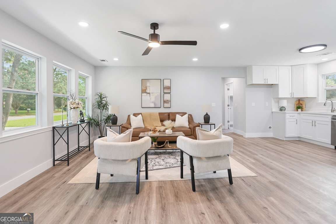 4 bedroom, 2 bathroom, 1,593 sq ft single family residence for sale at 206 Paradise Drive, Savannah, GA 31406 — photo 7