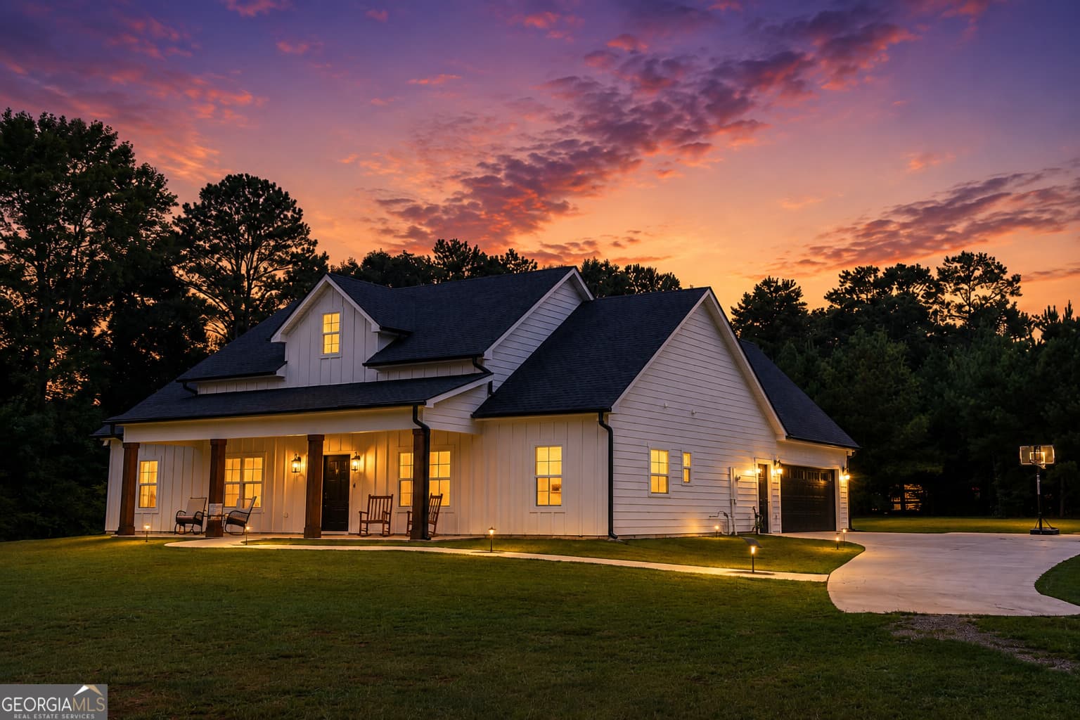 4 bedroom, 3 bathroom, 2,294 sq ft single family residence for sale at 4355 Ga Highway 109, Molena, GA 30258 — photo 2