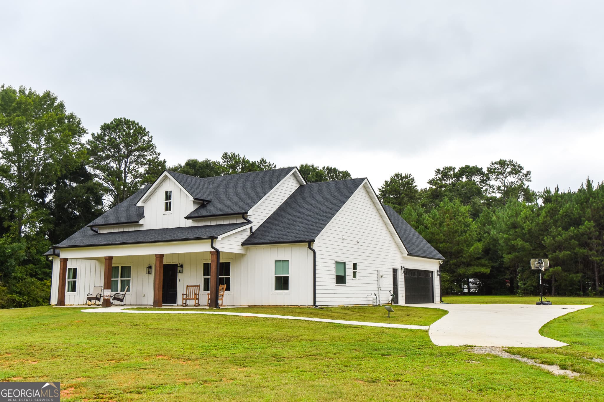 4 bedroom, 3 bathroom, 2,294 sq ft single family residence for sale at 4355 Ga Highway 109, Molena, GA 30258 — photo 3