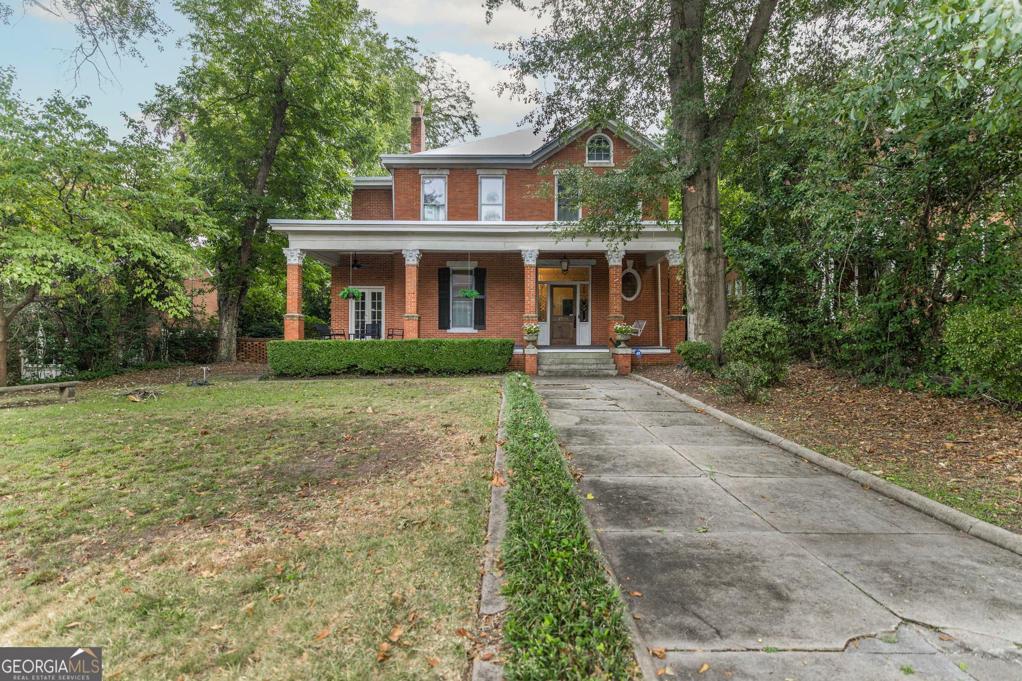 4 bedroom, 3.5 bathroom, 3,874 sq ft single family residence for sale at 2532 Vineville Avenue, Macon, GA 31204