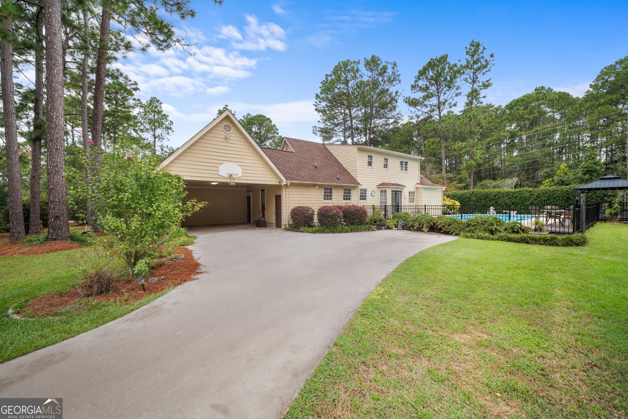 5 bedroom, 2.5 bathroom, 2,782 sq ft single family residence for sale at 406 Pony Trail, Statesboro, GA 30458 — photo 4