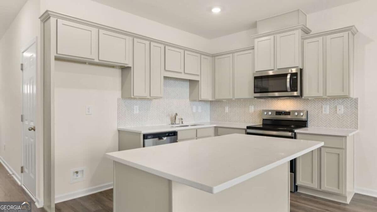 3 bedroom, 2.5 bathroom townhouse for sale at 222 Kenmore Circle, Perry, GA 31069 — photo 7