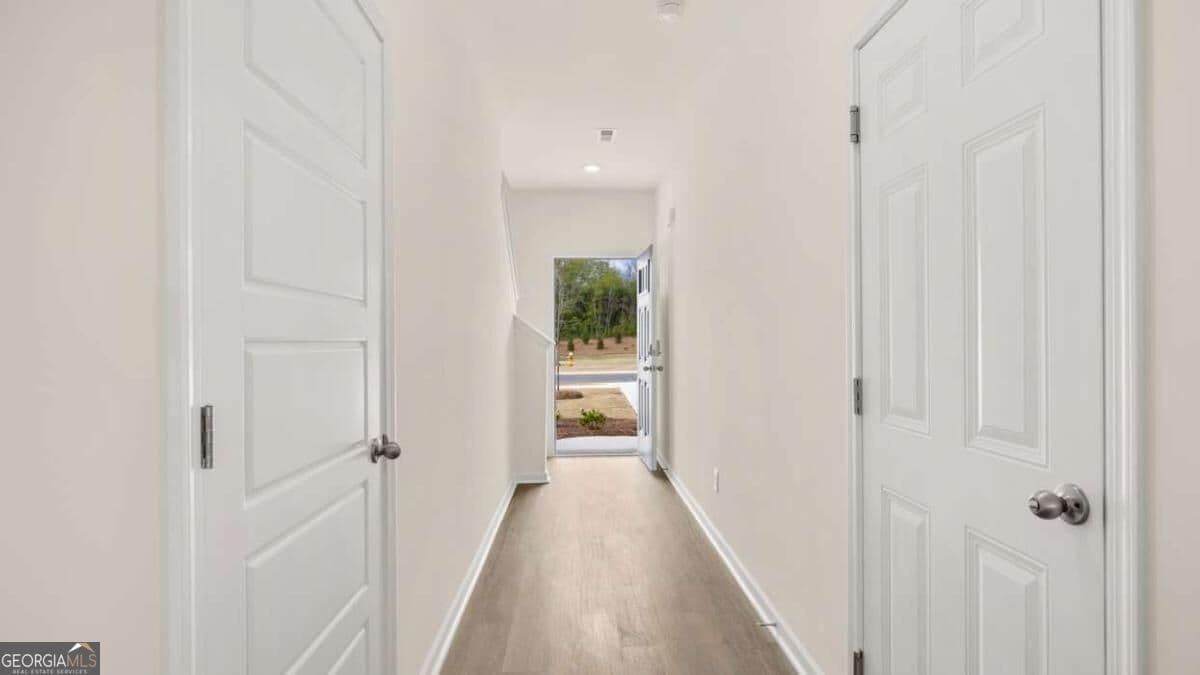3 bedroom, 2.5 bathroom townhouse for sale at 222 Kenmore Circle, Perry, GA 31069 — photo 3