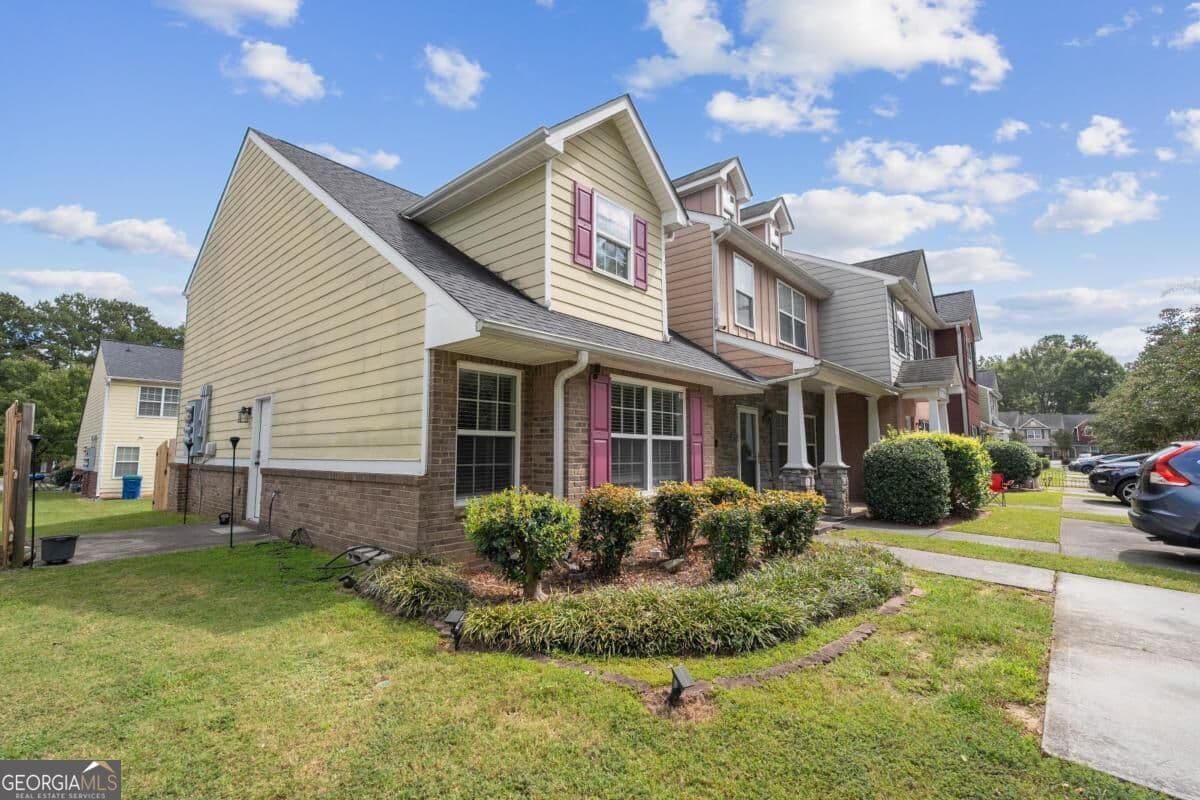 2 bedroom, 2 bathroom townhouse for rent at 2675 Haligan Point, Riverdale, GA 30296 for $1,850 a month — photo 2