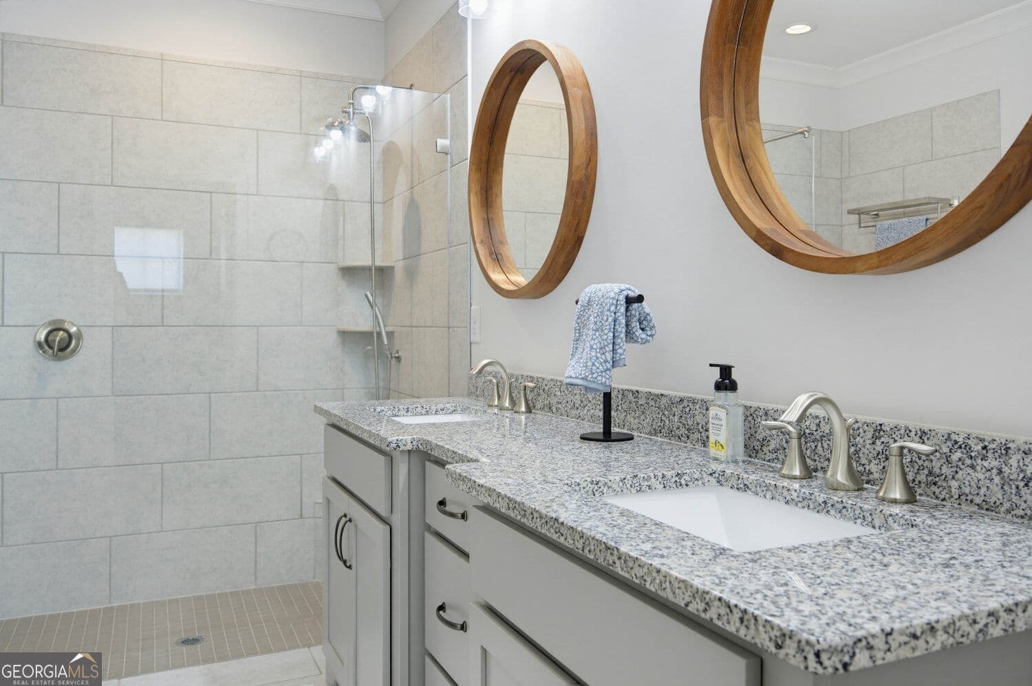 4 bedroom, 3.5 bathroom, 3,434 sq ft townhouse for sale at 12567 Arnold Mill Road, Milton, GA 30004 — photo 6