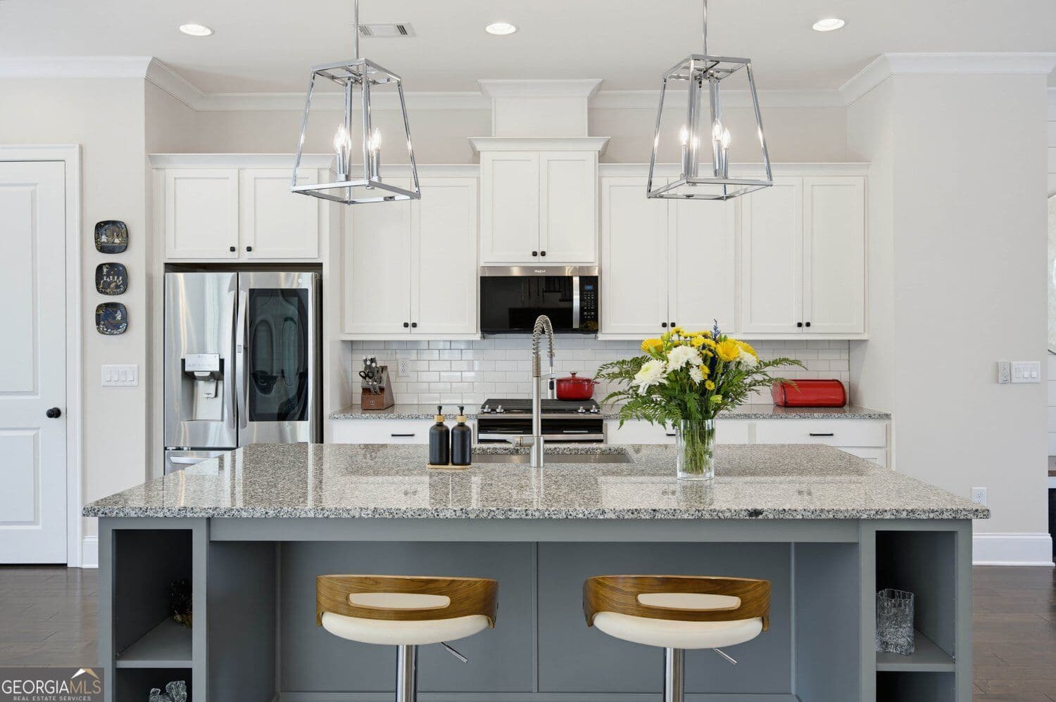 4 bedroom, 3.5 bathroom, 3,434 sq ft townhouse for sale at 12567 Arnold Mill Road, Milton, GA 30004 — photo 3