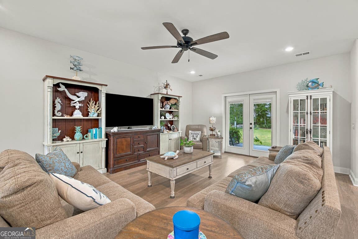3 bedroom, 2 bathroom, 1,966 sq ft single family residence for sale at 60 Fairwinds Drive, Waverly, GA 31565 — photo 5