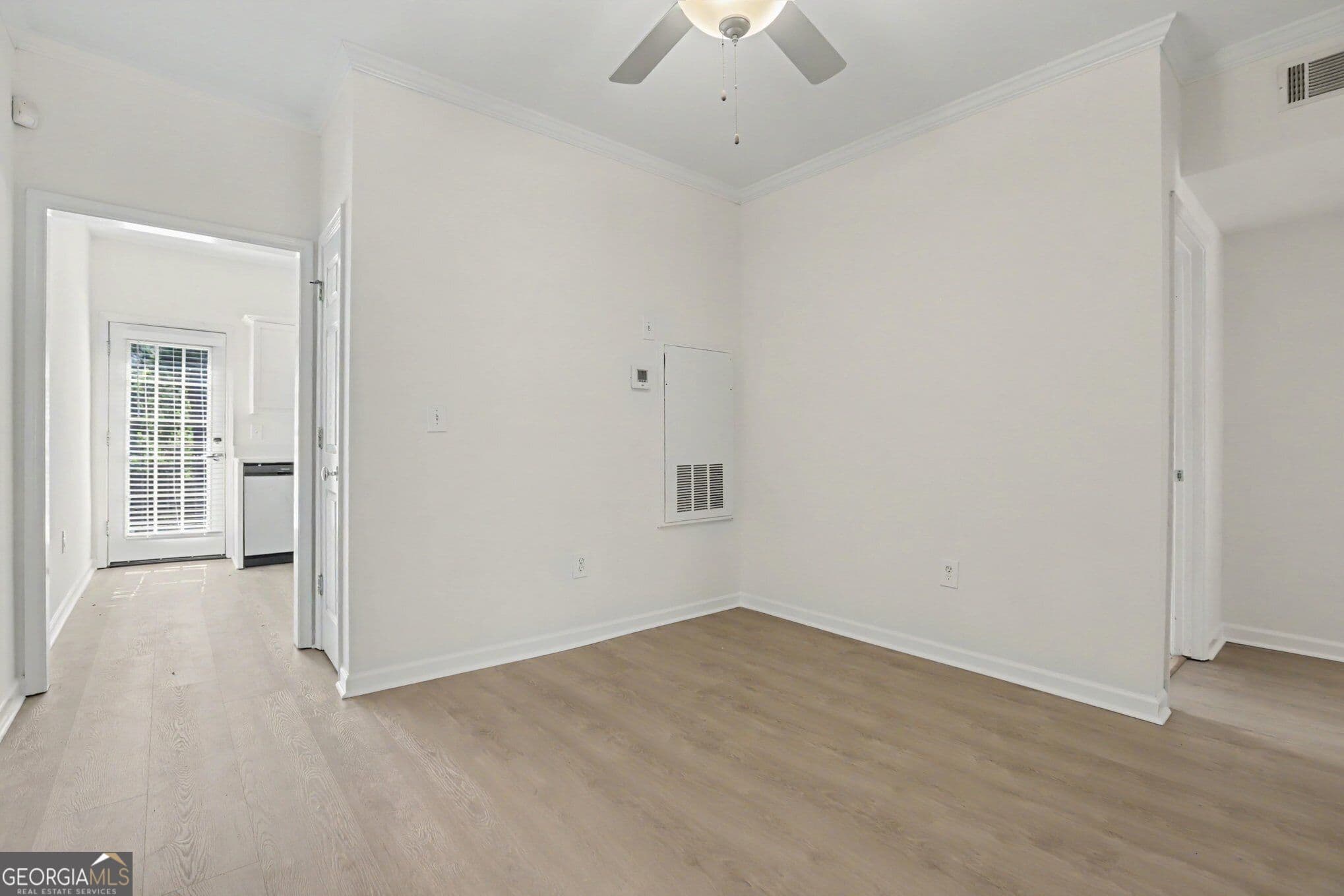 2 bedroom, 2 bathroom, 1,090 sq ft condominium for sale at 3675 Peachtree Road 34, Atlanta, GA 30319 — photo 9