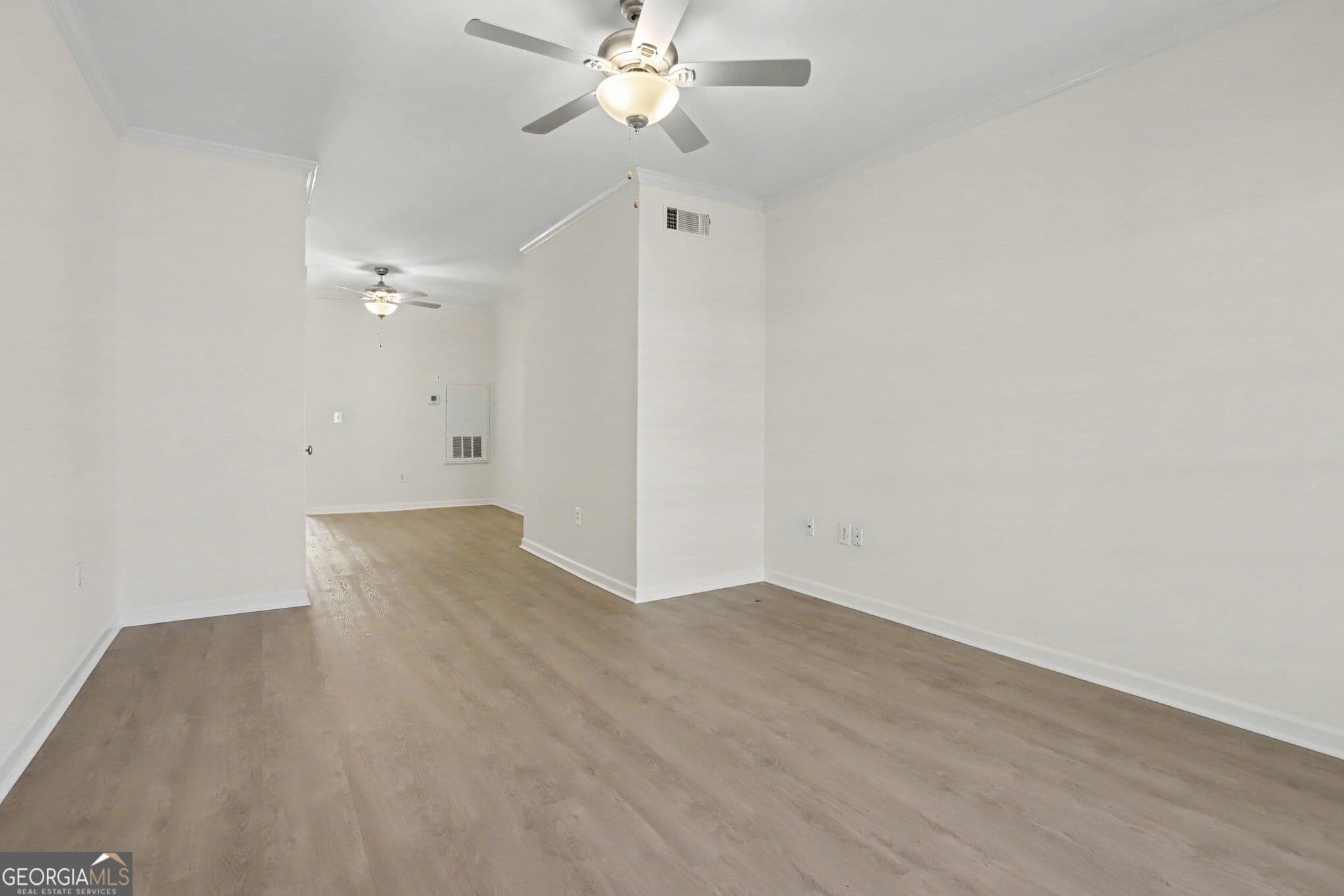 2 bedroom, 2 bathroom, 1,090 sq ft condominium for sale at 3675 Peachtree Road 34, Atlanta, GA 30319 — photo 8