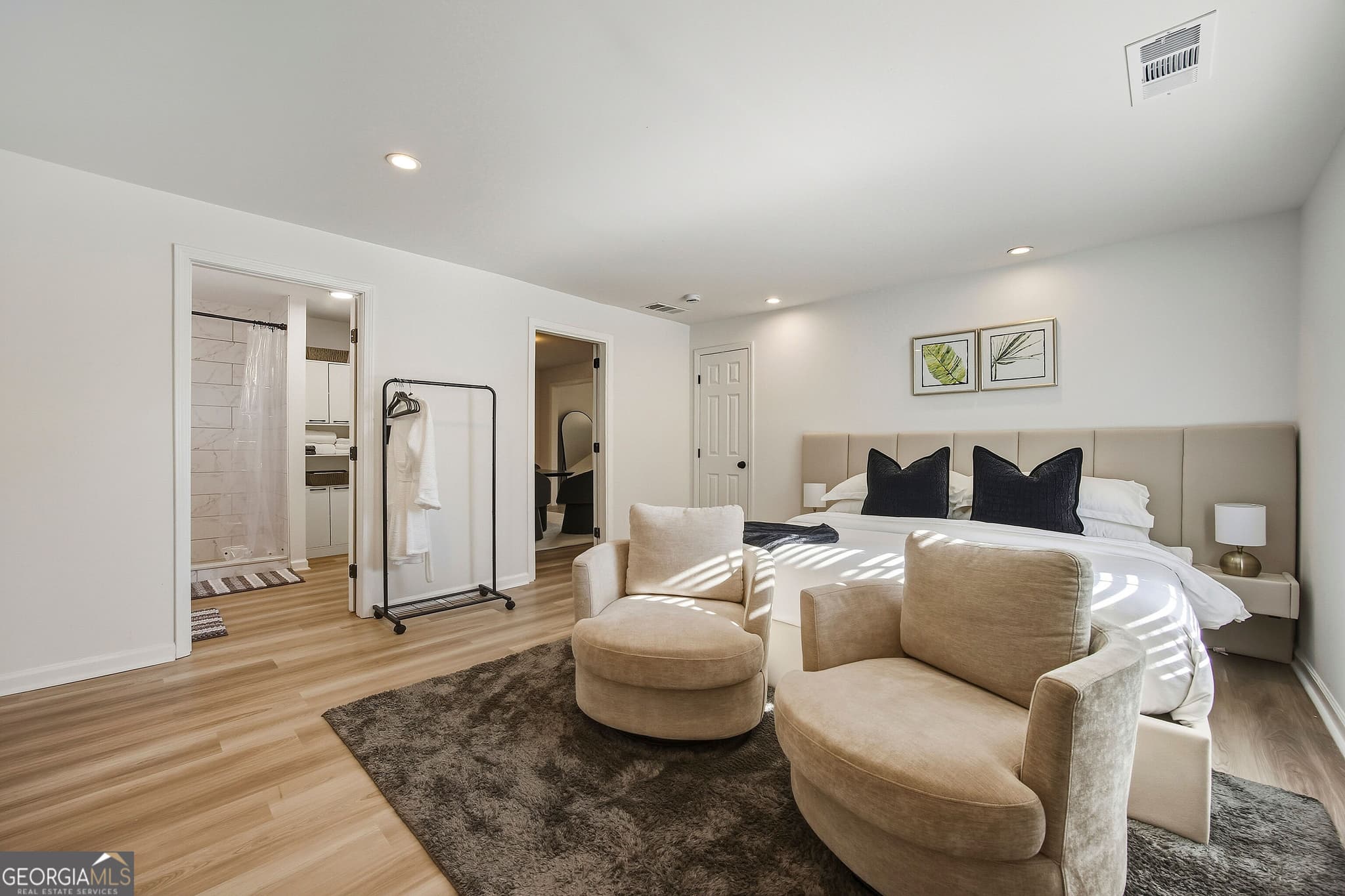 3 bedroom, 2 bathroom, 1,456 sq ft single family residence for sale at 951 Lawton Street, Atlanta, GA 30310 — photo 5