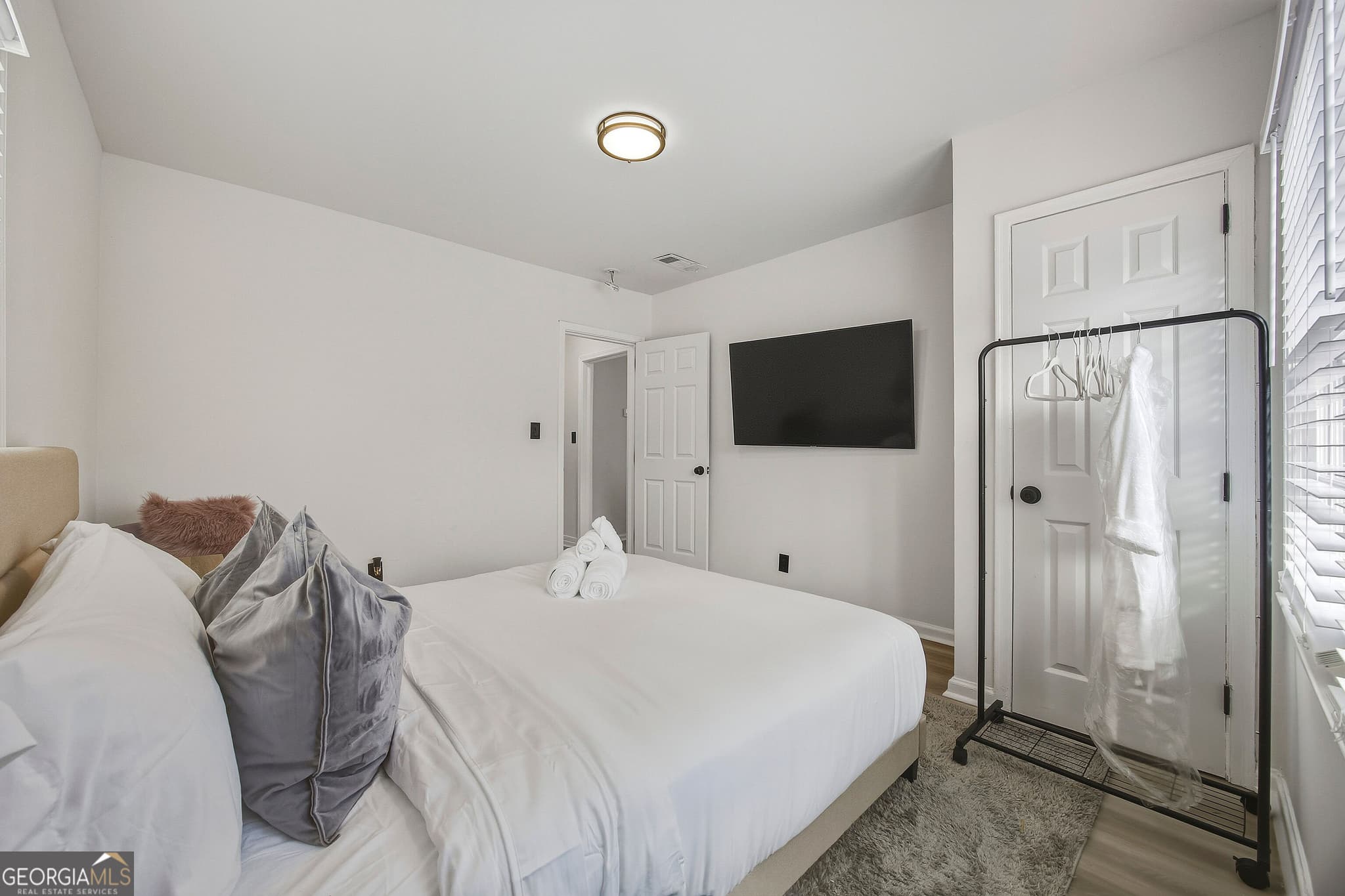 3 bedroom, 2 bathroom, 1,456 sq ft single family residence for sale at 951 Lawton Street, Atlanta, GA 30310 — photo 8