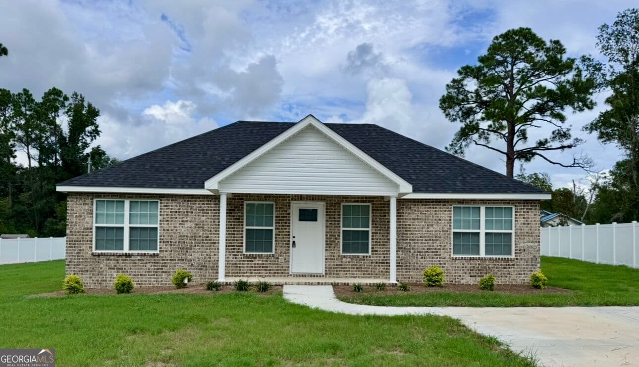 3 bedroom, 2 bathroom, 1,200 sq ft single family residence for sale at 903 Moxley Drive, Vidalia, GA 30474