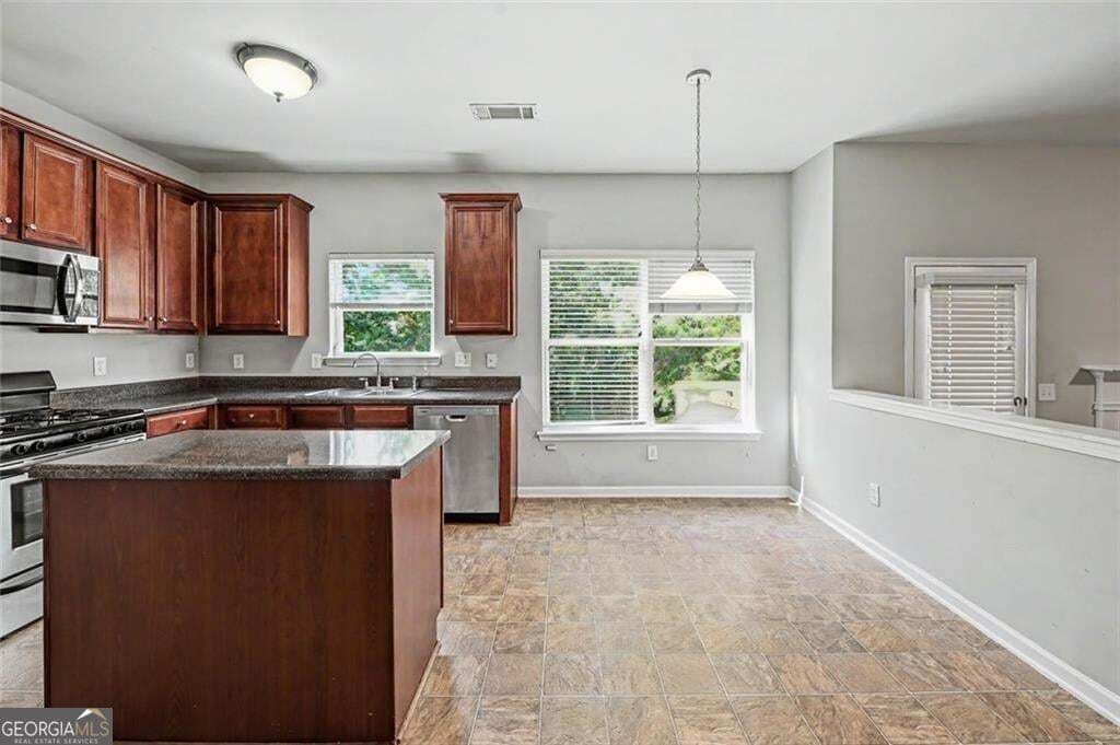 4 bedroom, 2.5 bathroom, 3,559 sq ft single family residence for rent at 1230 Grey Rock Way, Suwanee, GA 30024 for $2,300 a month — photo 6